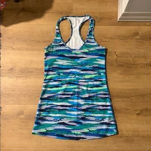 Lululemon size 6 shirt